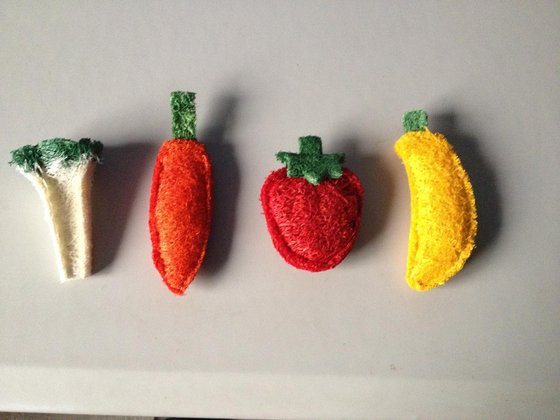 Fruit-Shaped Loofah Pet Toy – Eco-Friendly Natural Chew for Cats