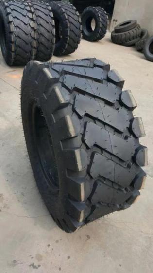 Herringbone Pattern Tractor Tires – Sizes 600, 650, 750, 8.3-20, 9.5-24, 11.2-28, 12.4-32